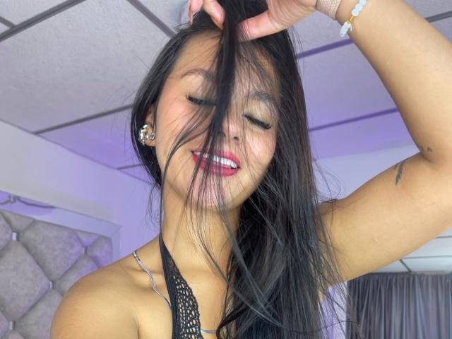 AlessiaFerry - Live Sex Cam - 24436993