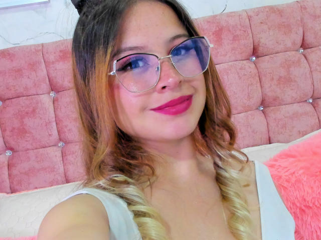 MelaniBecker - Live sex cam - 24439169