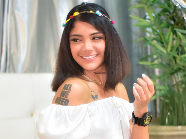 TrinaHarpper - Sexe cam en vivo - 24443205