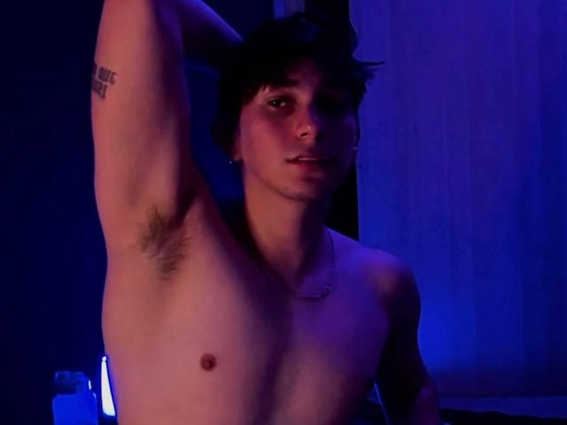 AndrewCarmona - Live sex cam - 24447641