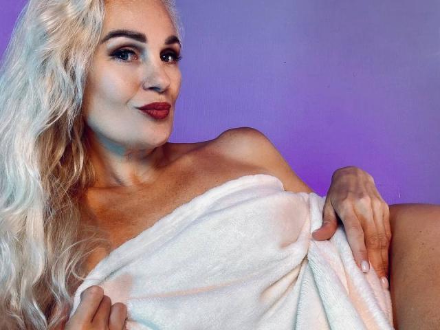MiracleElis - Live porn &amp; sex cam - 24447749