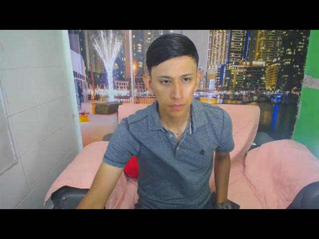 JakeGuzman69 - Sexe cam en vivo - 24449217