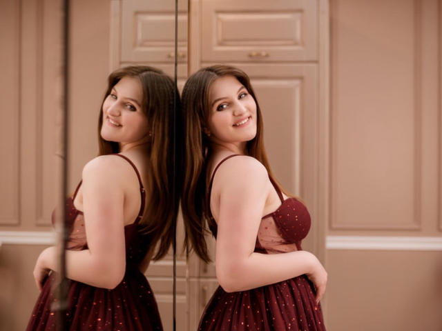 EmmyCharm - Live sex cam - 24453925