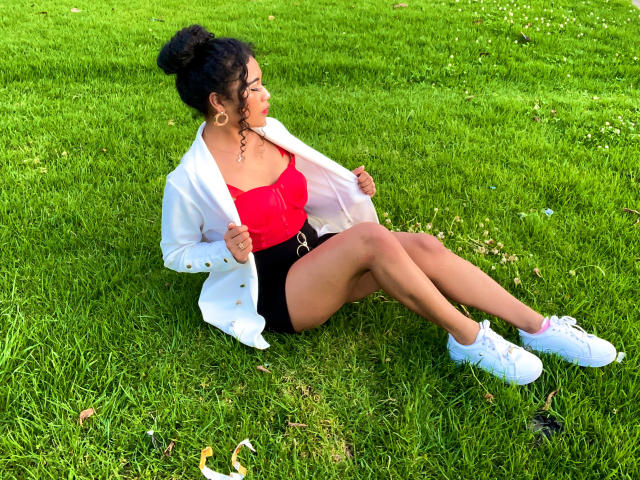 SophieSonyas - Live sex cam - 24463213