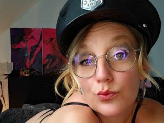 MissEvaSensuelle - Sexe cam en vivo - 24466917