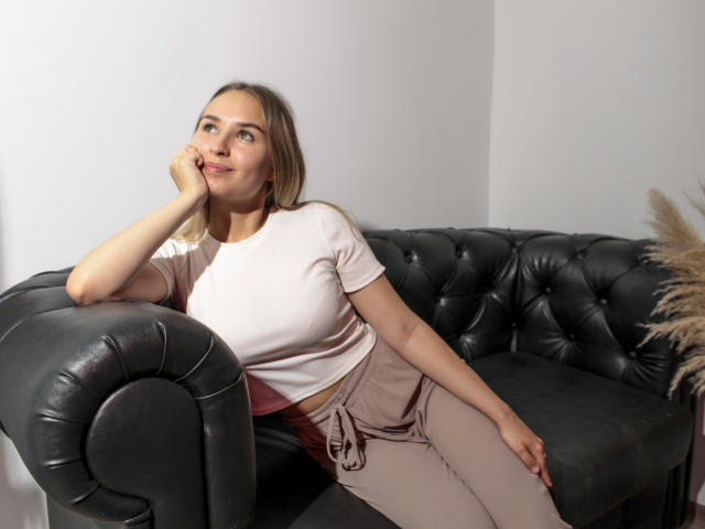 MargoWard - Live sex cam - 24470009