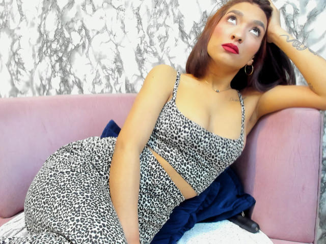 ElyWhitee - Sexe cam en vivo - 24471081