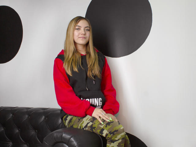 LucyRichards - Sexe cam en vivo - 24472193