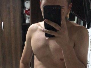 PhillipePinky - Live sex cam - 24473345
