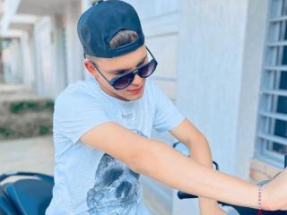 PhillipePinky - Live sex cam - 24473353