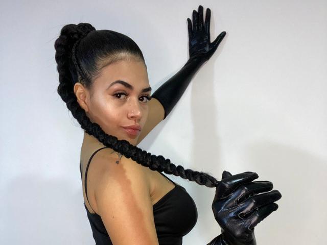 NicoleVilla - Live sex cam - 24474905