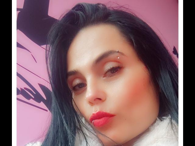 CharlotteCrofort - Live porn &amp; sex cam - 24477381
