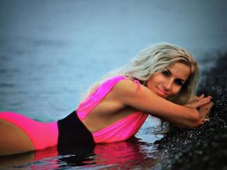 DAkotaHotti69 - Live sex cam - 24483105