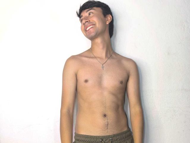 OliverHot69 - Live sex cam - 24483573