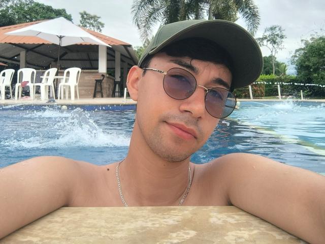 OliverHot69 - Sexe cam en vivo - 24483589