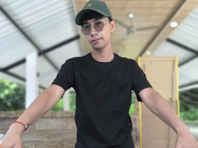 OliverHot69 - Sexe cam en vivo - 24483597