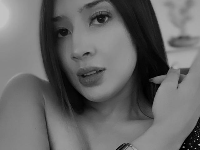 EmmaLombardi - Sexe cam en vivo - 24484305