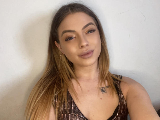 BritnyDesire - Live sex cam - 24484397