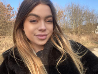 BritnyDesire - Sexe cam en vivo - 24484409