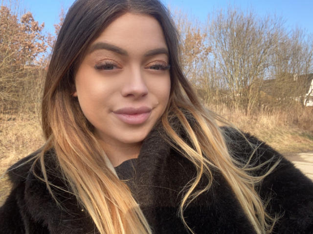 BritnyDesire - Live porn &amp; sex cam - 24484409