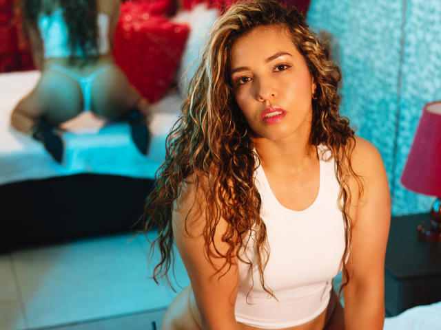 CharlottheSweet - Live sex cam - 24484441