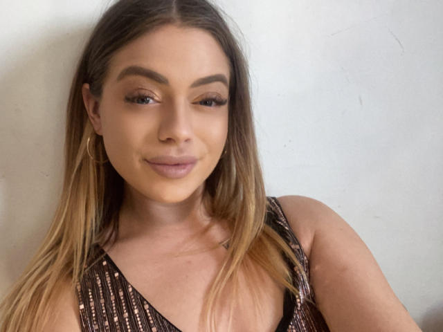 BritnyDesire - Sexe cam en vivo - 24484445