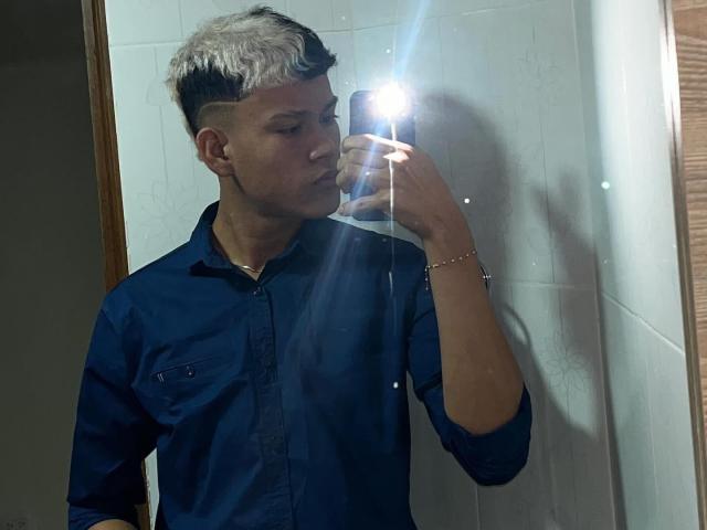 SantiagoSalvatore - Sexe cam en vivo - 24487465