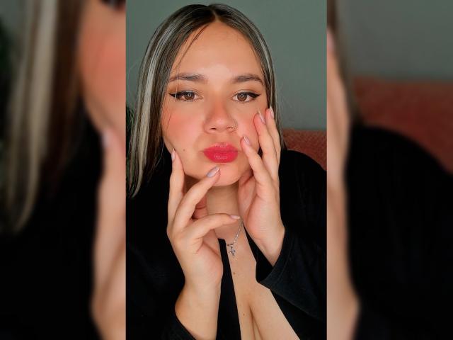 NatalieRey - Live Sex Cam - 24490877