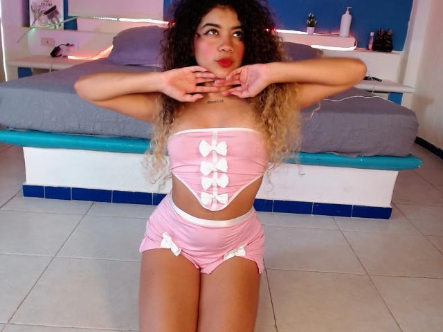 LizzaTaila - Live Sex Cam - 24491537