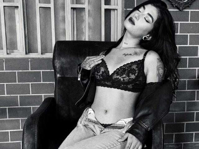 NaomiDavis - Live porn &amp; sex cam - 24492049