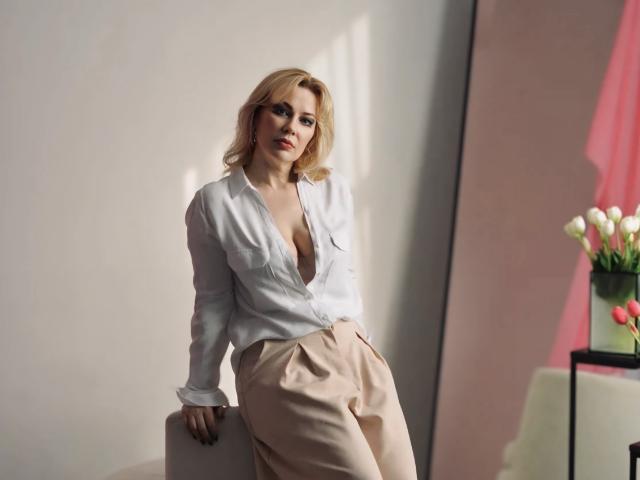 NatalyFoxy69 - Sexe cam en vivo - 24493533