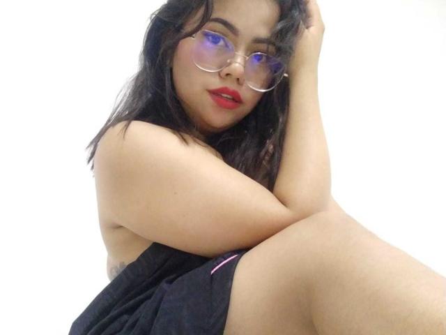 LilyRousee - Live Sex Cam - 24495121