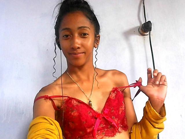 DiamondI - Live porn &amp; sex cam - 24495533