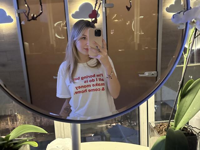 VikkyLikky - Live sex cam - 24498277