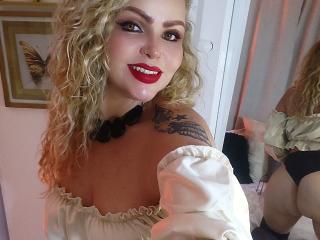 AnnaRichie - Live Sex Cam - 24503173