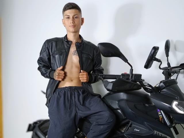 kattyAndAlex - Live sex cam - 24515837
