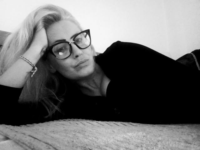 AlanRubia-hot - Live Sex Cam - 24518701