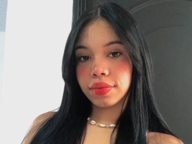 EmaGarces - Live sex cam - 24518921