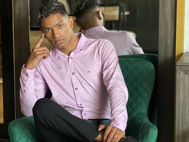 Kaleth69 - Live Sex Cam - 24520861