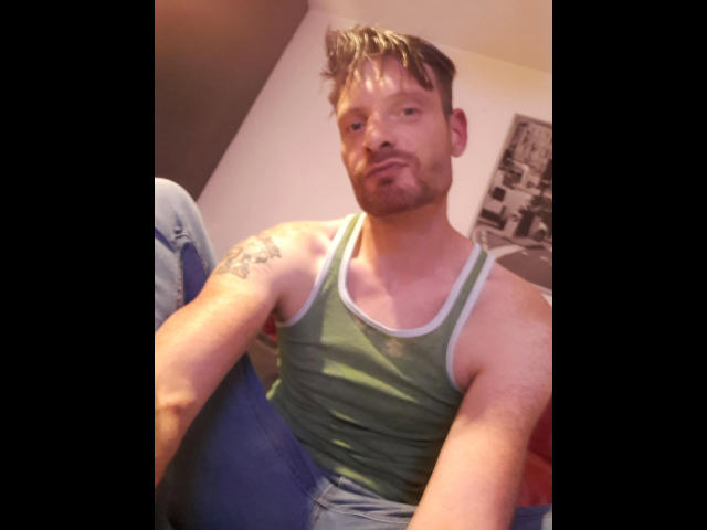 Defender-hot - Live sex cam - 24528589
