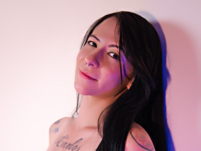 SarahLuvv - Live sex cam - 24542573