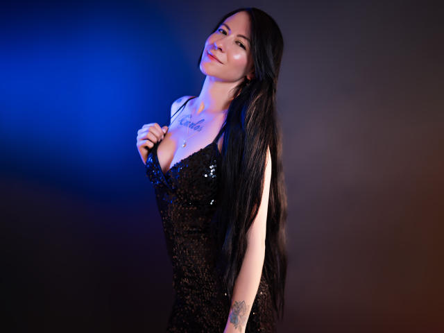 SarahLuvv - Live sex cam - 24542673