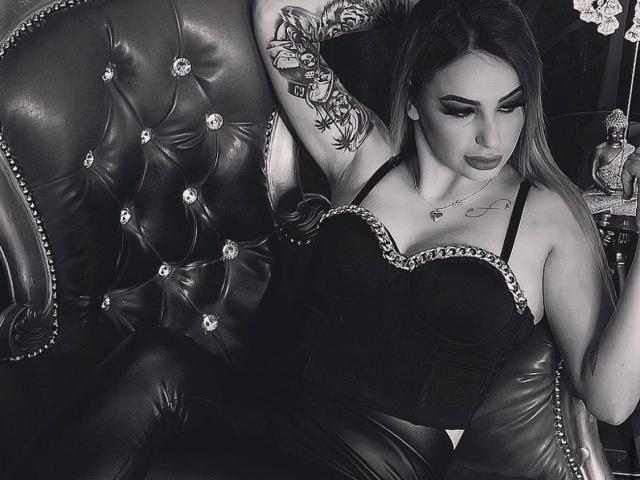 LexiWilld - Live sex cam - 24543029