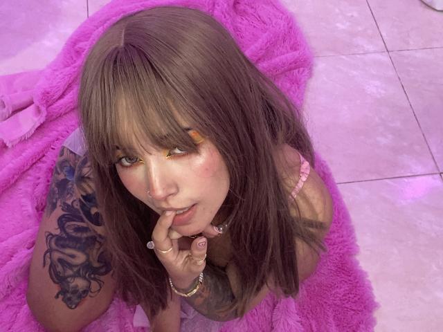 CarlaMiceli - Live Sex Cam - 24543737