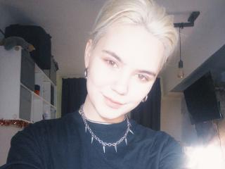 EmmBella - Live Sex Cam - 24543849