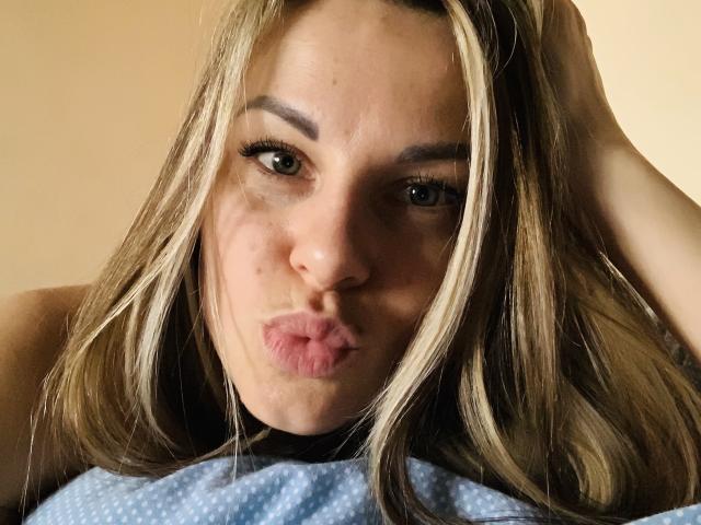 BelleLisaG - Live porn &amp; sex cam - 24544481