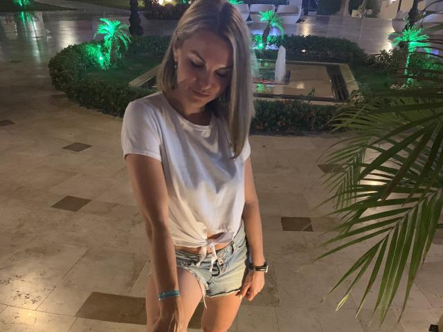 BelleLisaG - Live porn &amp; sex cam - 24545509