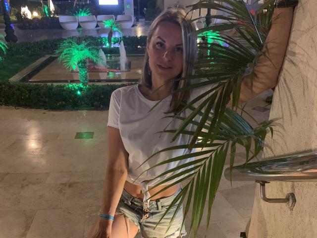 BelleLisaG - Sexe cam en vivo - 24545517