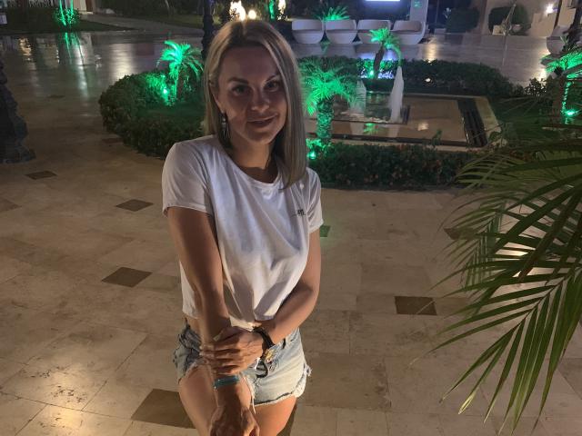 BelleLisaG - Live sexe cam - 24545525
