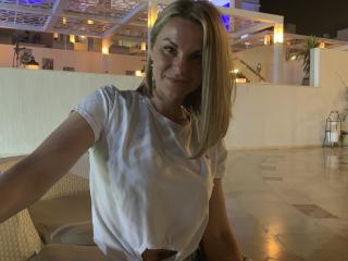 BelleLisaG - Live sex cam - 24545545